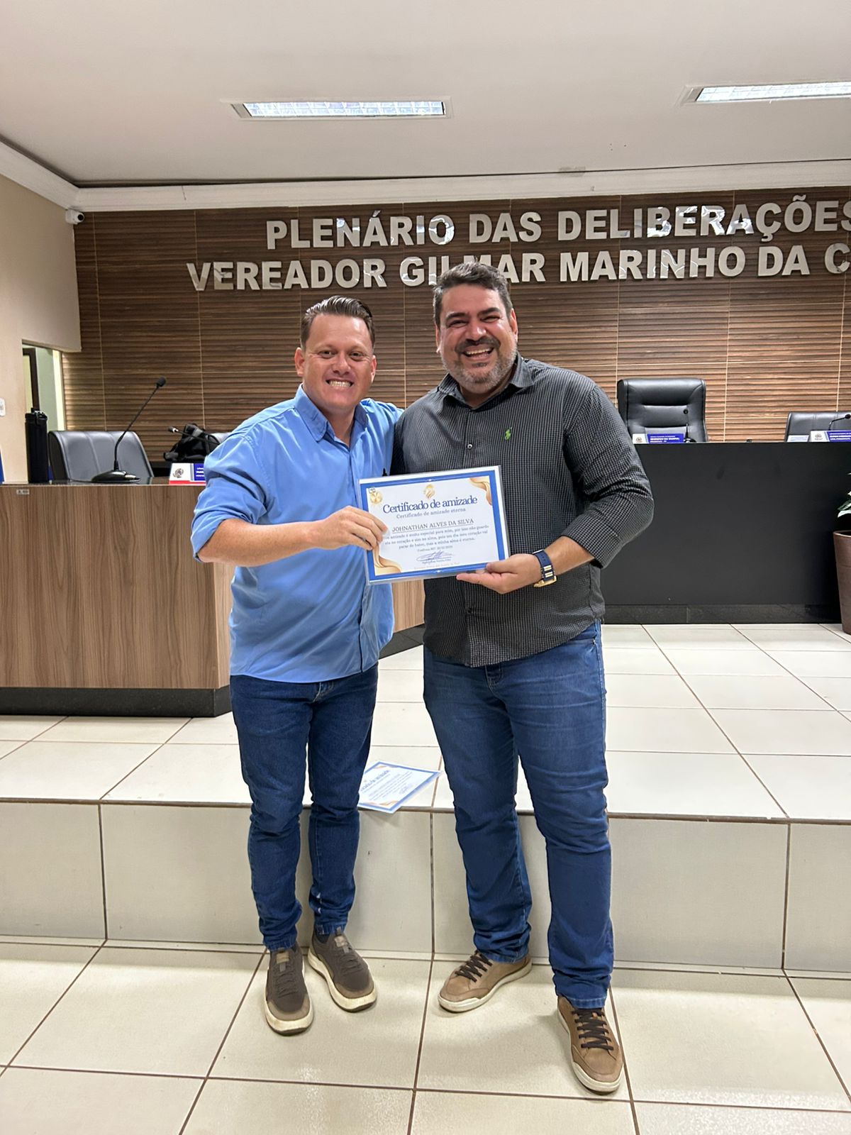Entrega de certificado de amizade aos Vereadores e servidores da Câmara municipal de Confresa.